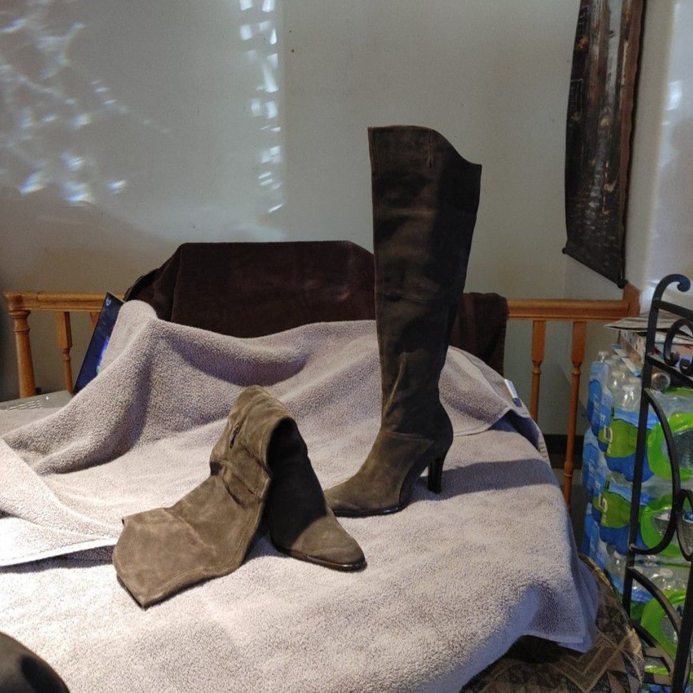 Moda Knee High Woman's Boots